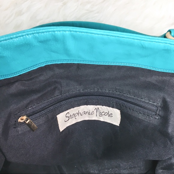 Turquoise and Gold HandBag. - Picture 6 of 8